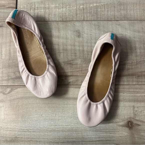 Tieks Shoes - Tieks, light pink ballerina flats, size 8